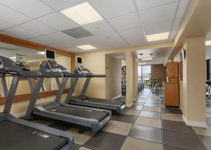 6 Phoenix, Az - Sky Harbor Hotel 4*