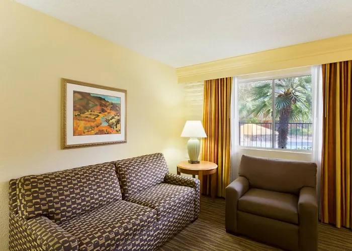 6 Phoenix, Az - Sky Harbor Hotel 4*
