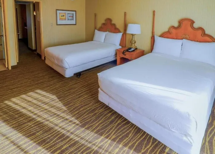 6 Phoenix, Az - Sky Harbor Hotel 4*