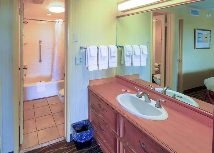 6 Phoenix, Az - Sky Harbor Hotel 4*